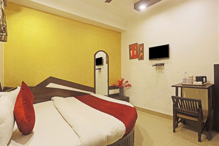 Room 9 of 22