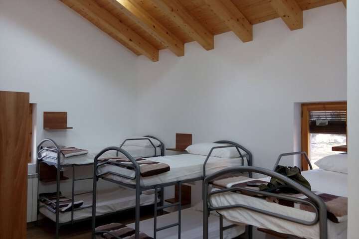 Room 6 of 7
