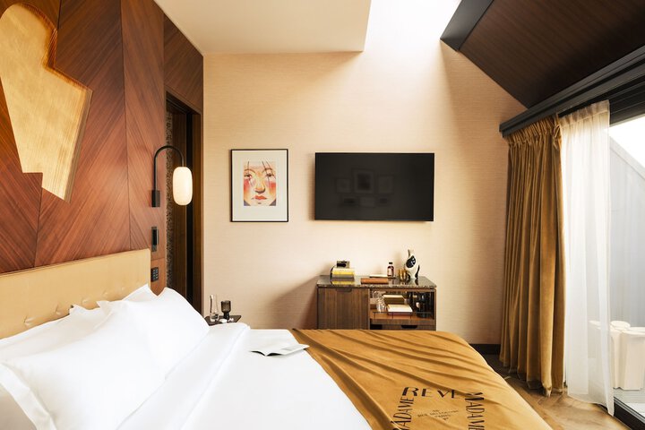 Room 17 of 48