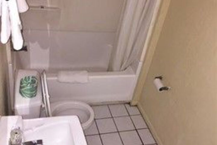 Room 5 of 27