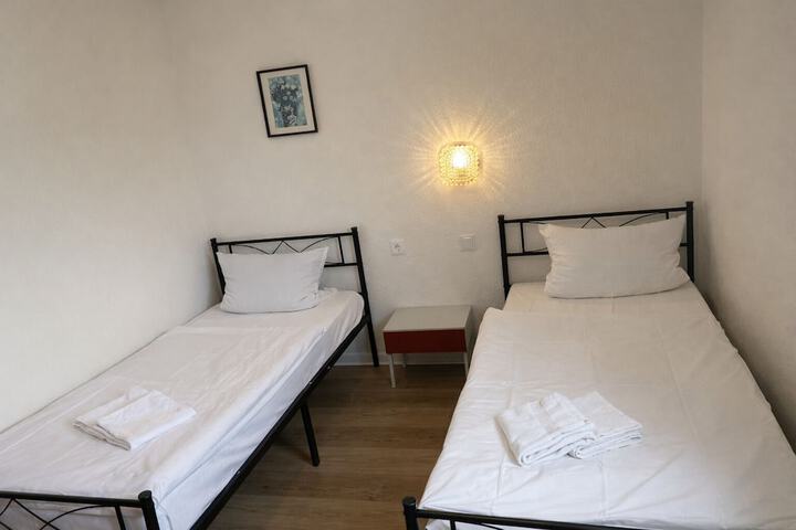 Room 7 of 13
