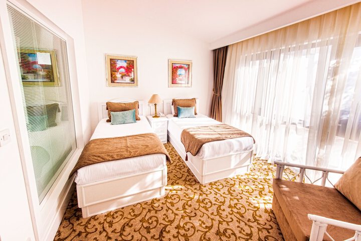 Room 12 of 63