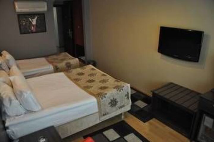 Room 12 of 17