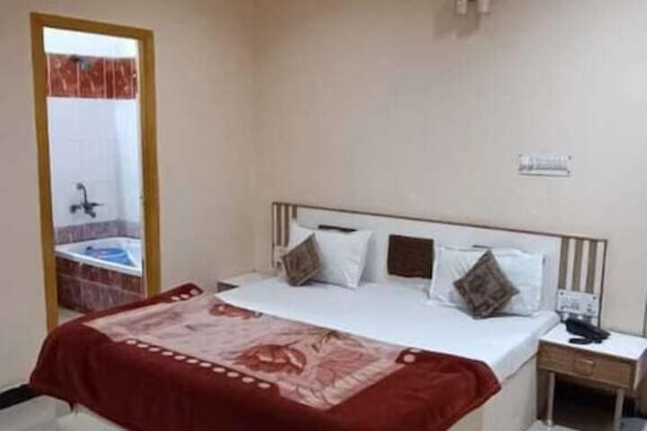 Room 8 of 15