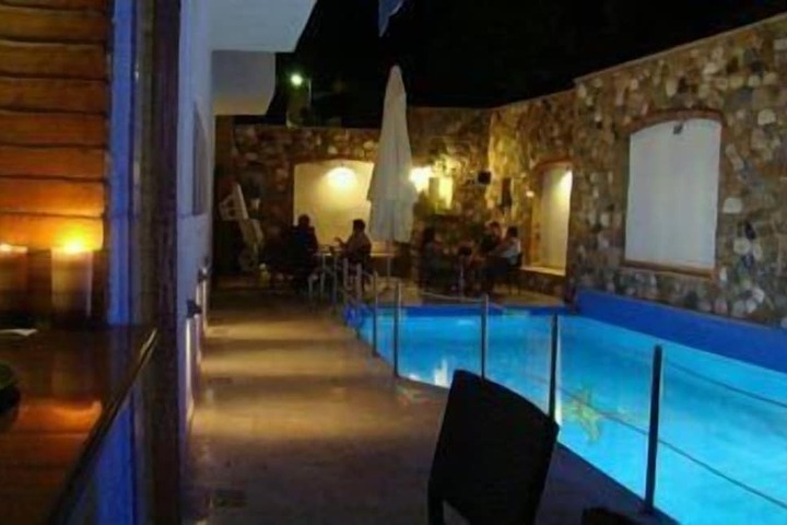 Pool 17 of 28