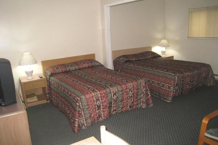 Room 4 of 20