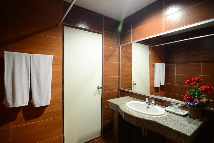 Room 18 of 27