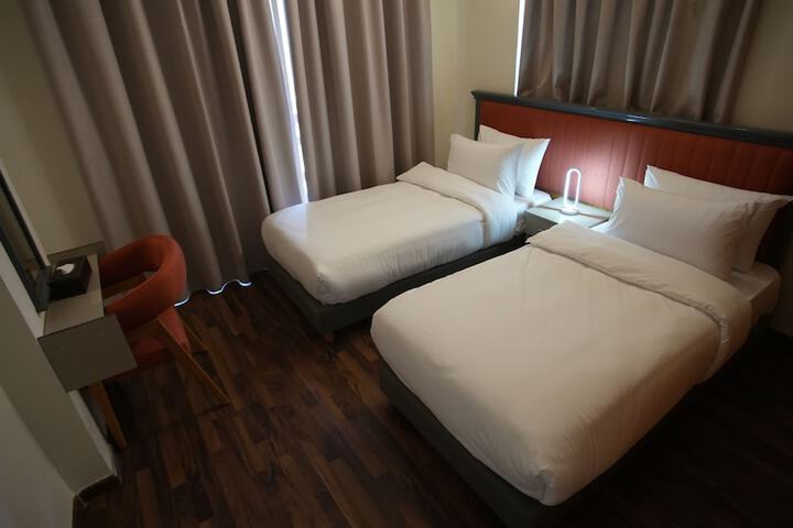 Room 27 of 59