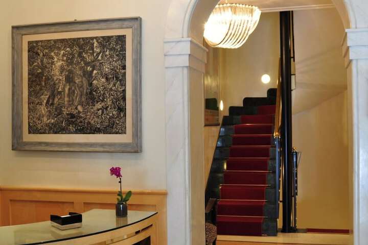 Guest Lobby