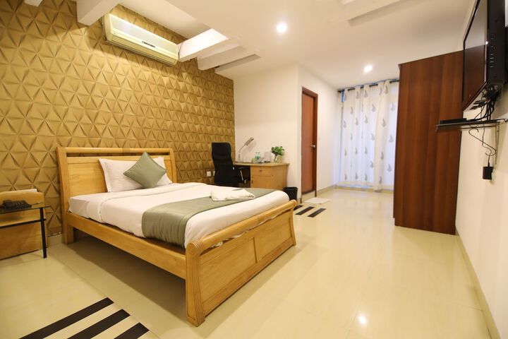 Room 8 of 31