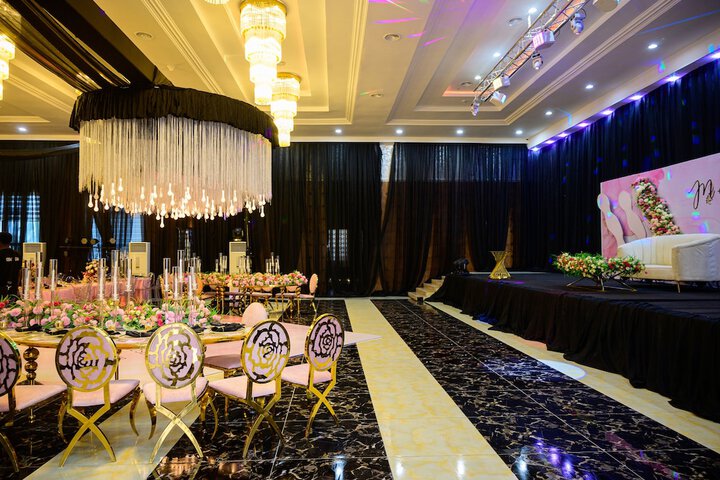 Ballroom/Hall 119 of 166