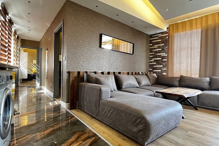 Room 27 of 85