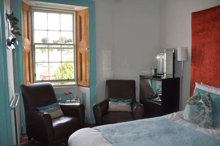 Room 14 of 66