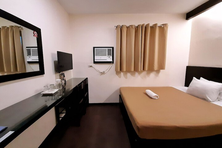 Room 10 of 19