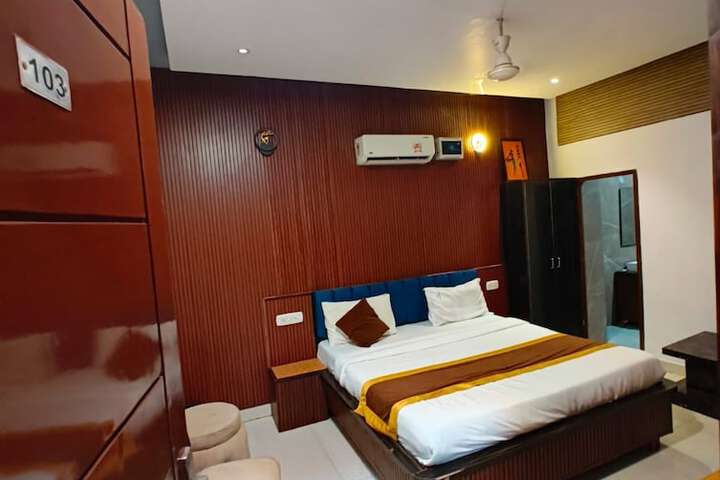 Room 2 of 11