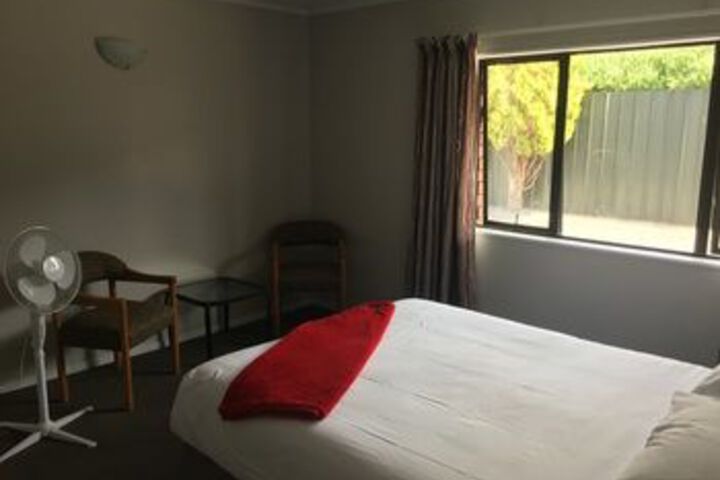 Room 11 of 24
