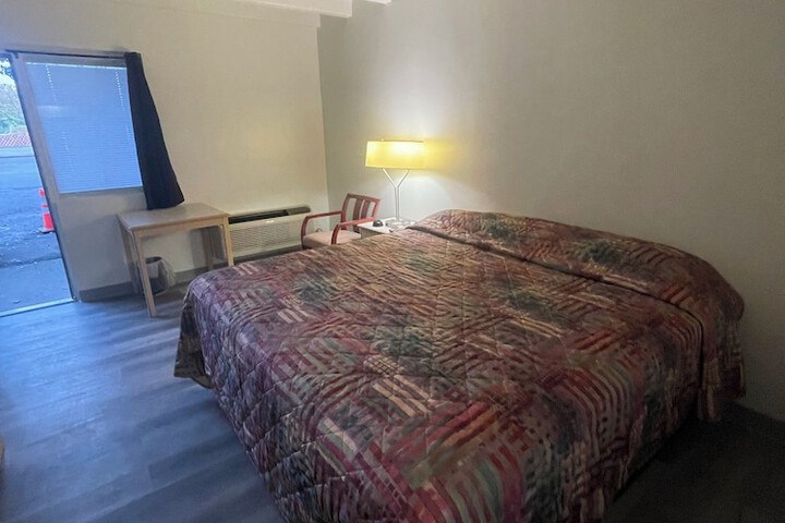 Room 1 of 6