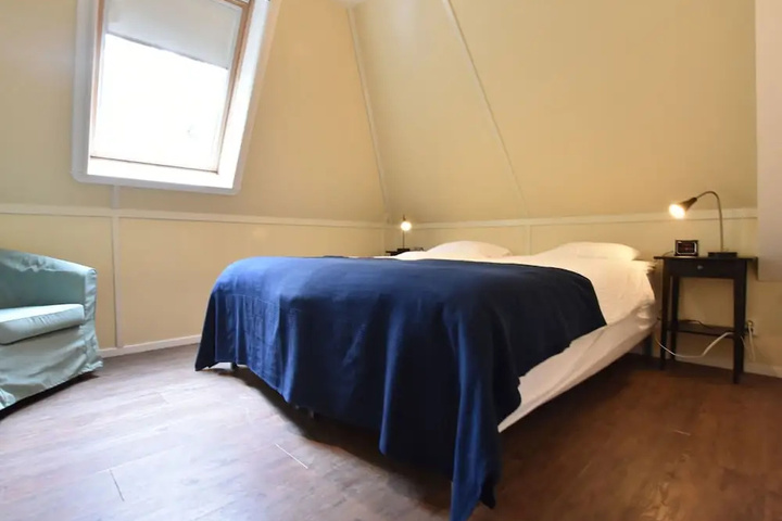 Room 2 of 15