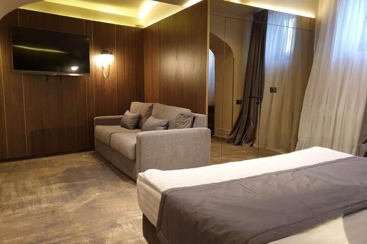 Room 26 of 120