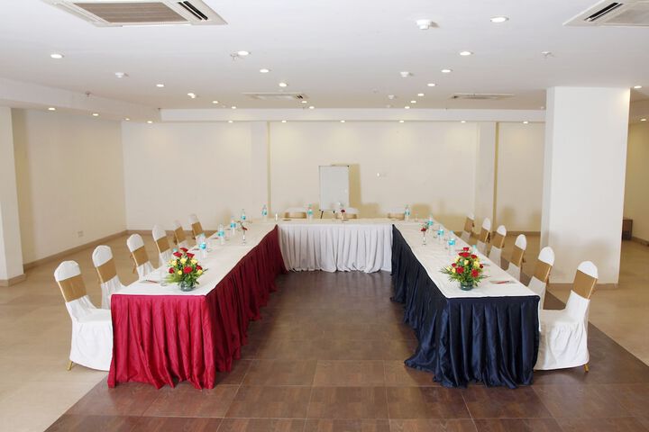Business Center 12 of 16