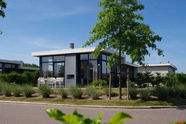 Well Kept Chalet With Dishwasher, Near Maastricht in Susteren
