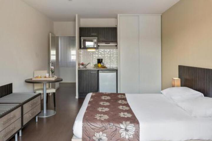 PARK AND SUITES CONFORT TOULOUSE LHERS