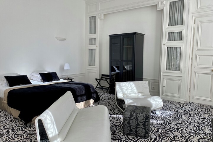 Room 9 of 40