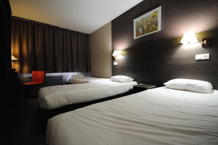 Room 13 of 41