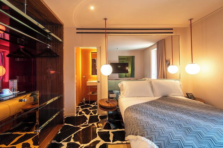 Room 35 of 103