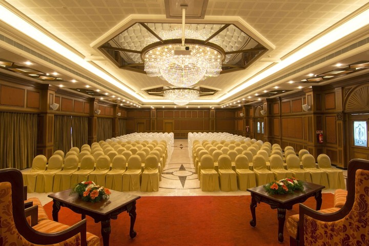 Ballroom/Hall 29 of 38