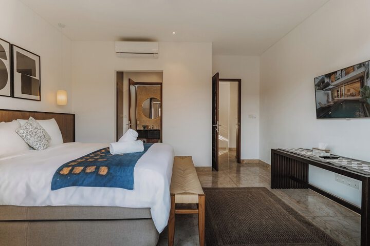 Room 5 of 30