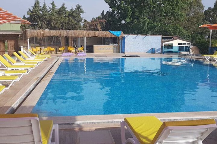 Pool 13 of 24