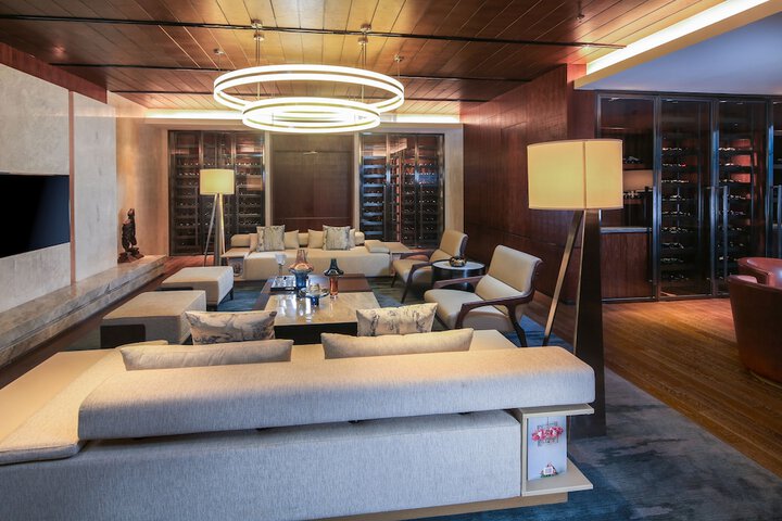 Lounge 69 of 81