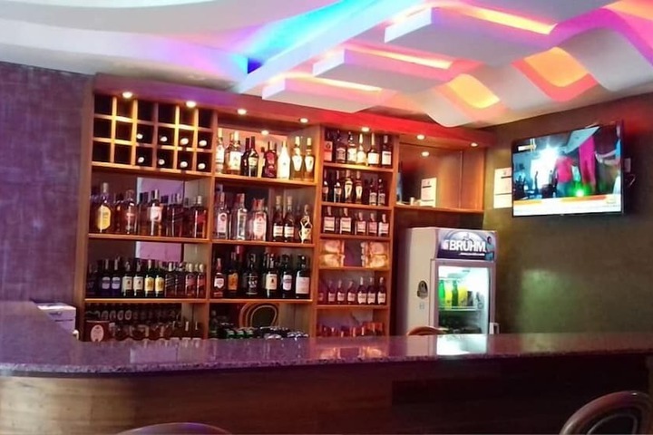Lounge 36 of 40