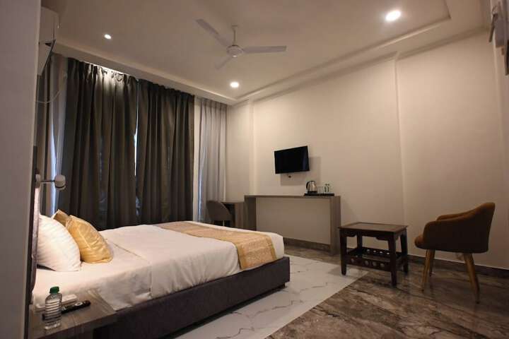 Room 19 of 62