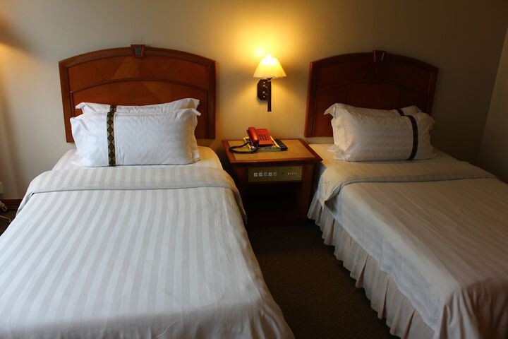 Room 10 of 63