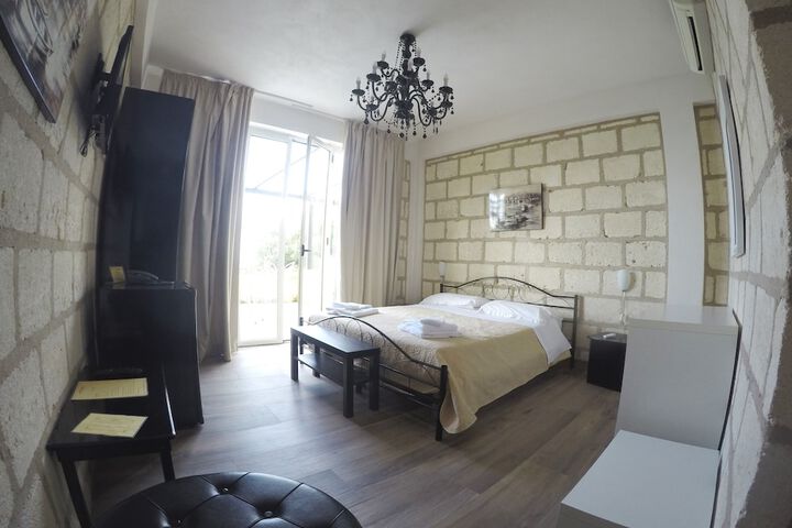 Room 10 of 62