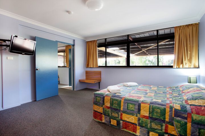 Room 8 of 33