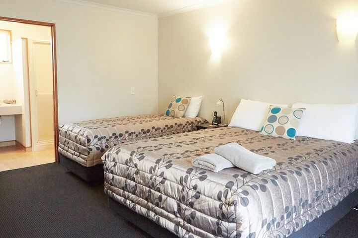 Room 4 of 82
