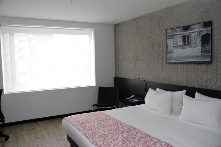 Room 16 of 74