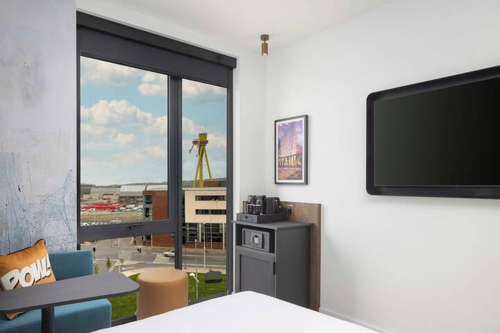 Room 50 of 80