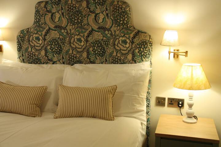 Room 6 of 79