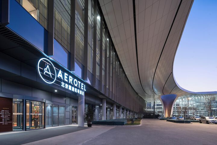 Exterior of Aerotel