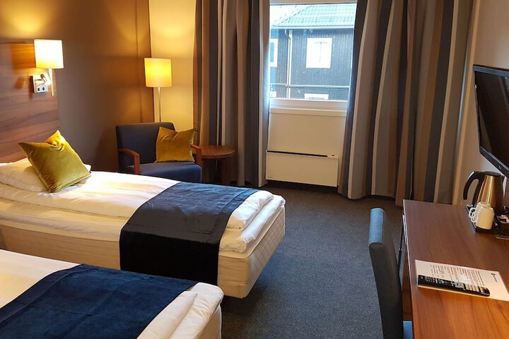 Room 10 of 50