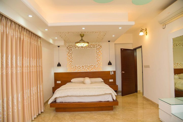 Room 14 of 63