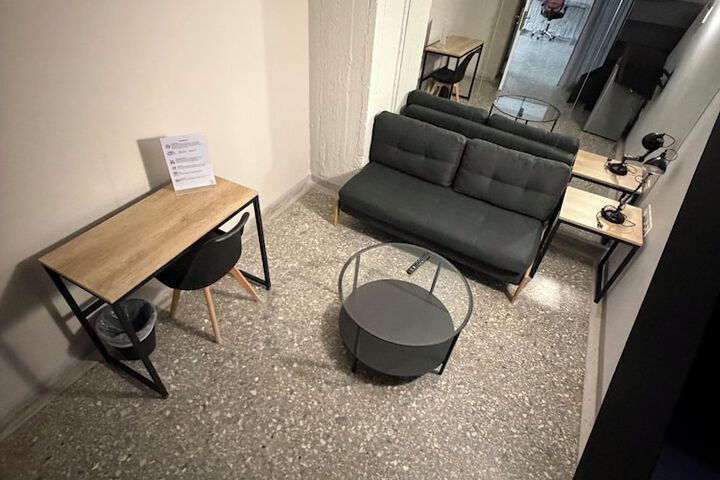 Room 43 of 86