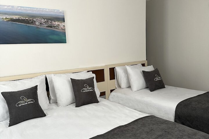 Room 4 of 16