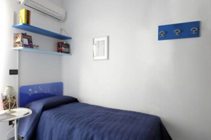 Room 11 of 40