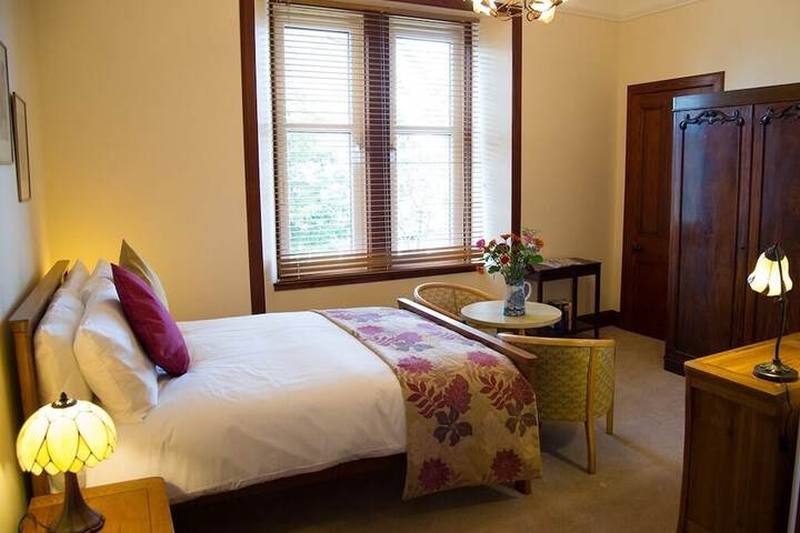 Room 5 of 34