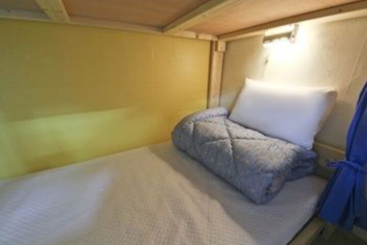 Room 10 of 33